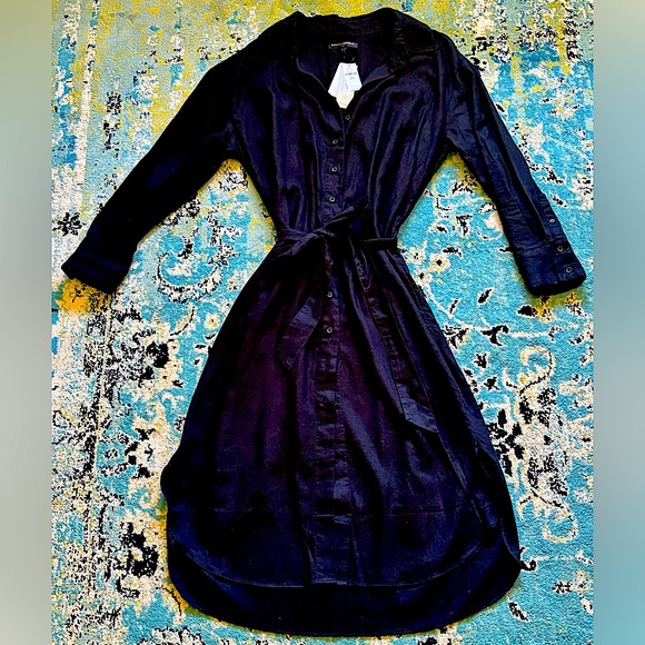Paint it black in this gorgeous Banana Republic Linen shirt dress. Medium Petite - Picture 1 of 4